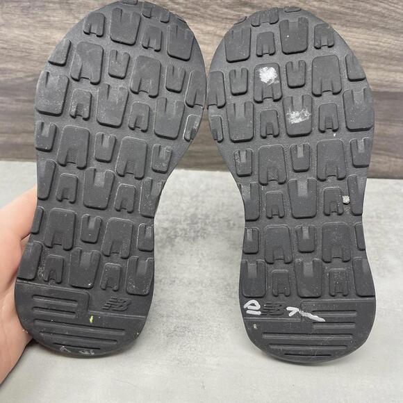 New Balance FIGS 5740 Shoes Womens Size 5 Red Sneakers W5740IN2 - Picture 8 of 11